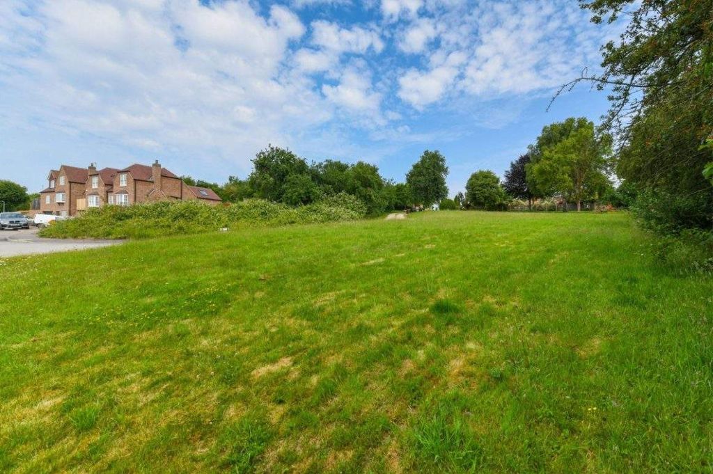 Property photo 2 of 6