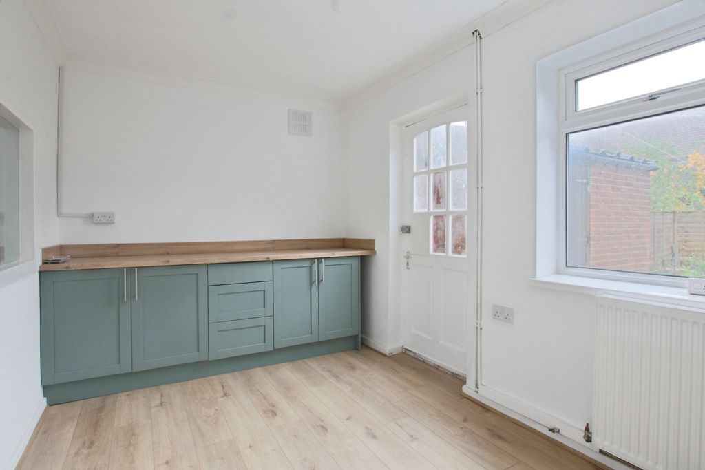 Property photo 3 of 11 4671399