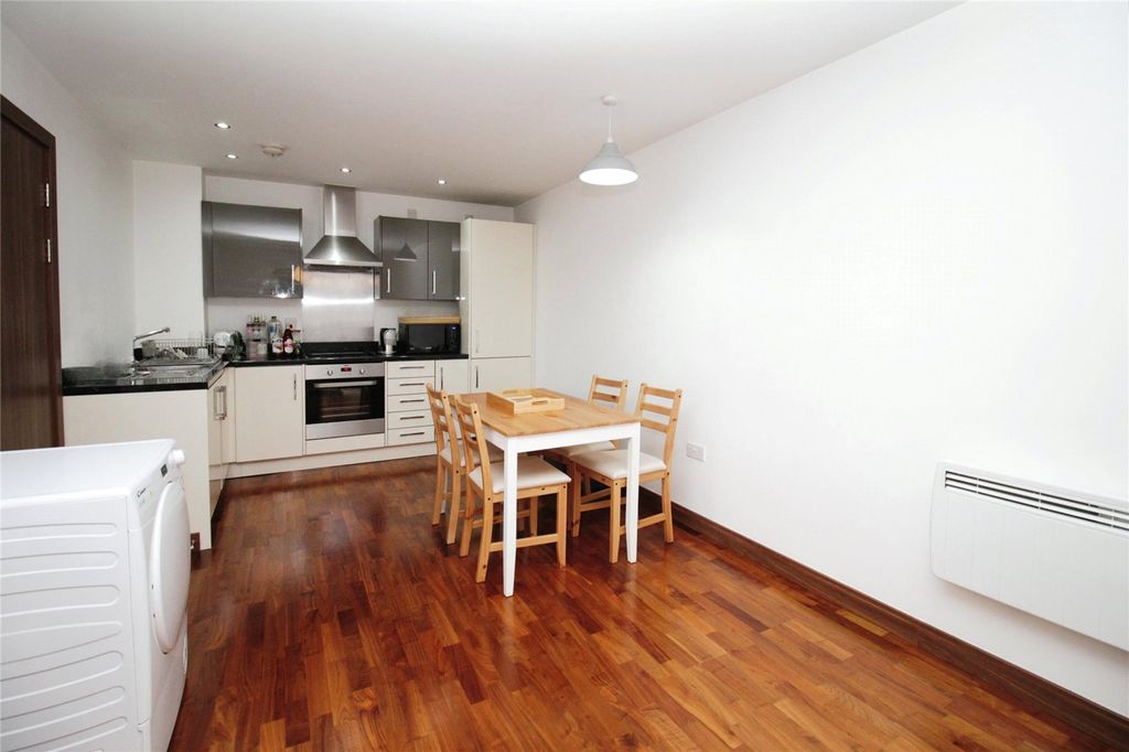 Property photo 2 of 7 Picture No. 13