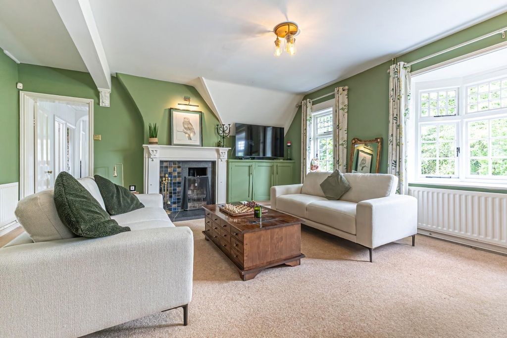 Property photo 1 of 36