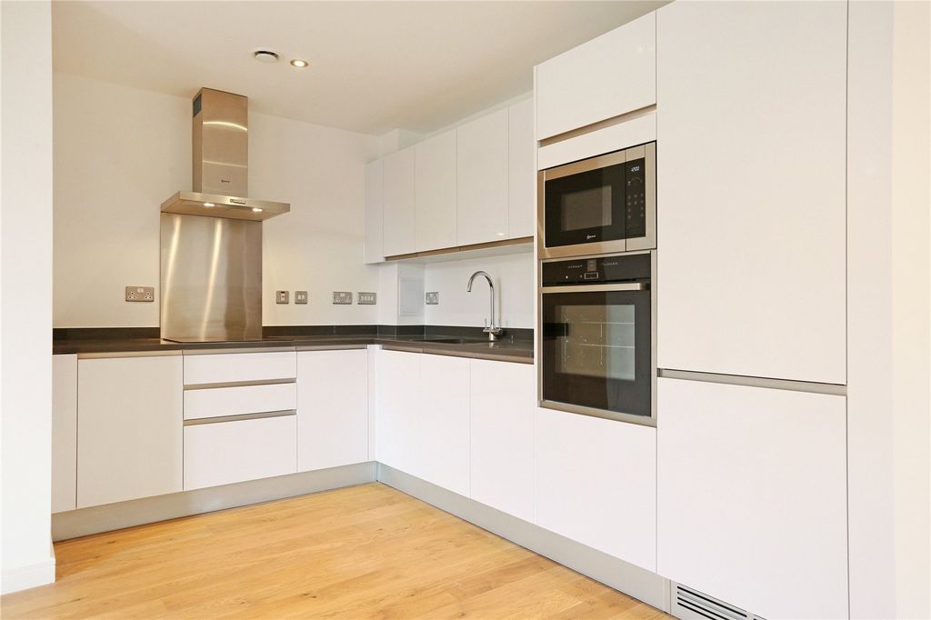 Property photo 2 of 11 Kitchen