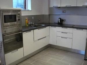 Property photo 3 of 9 Kitchen