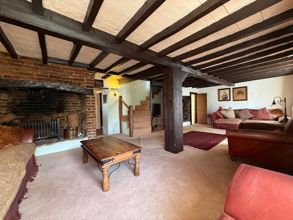 Property photo 2 of 28