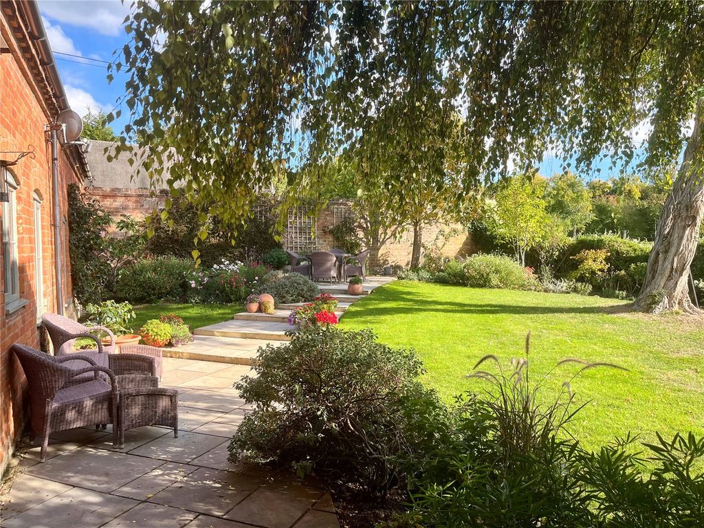 Property photo 2 of 16 Picture No. 37