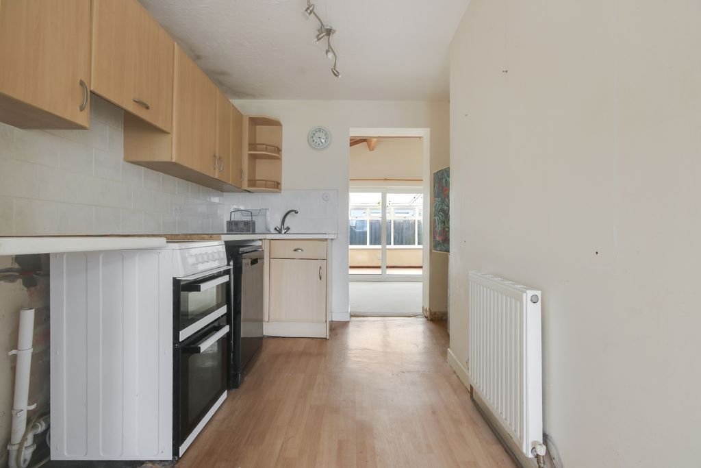 Property photo 2 of 12 Img_1321-Img_1323