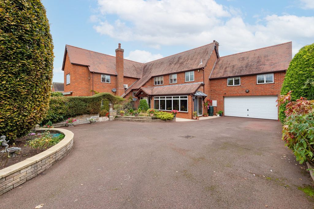 Property photo 1 of 39