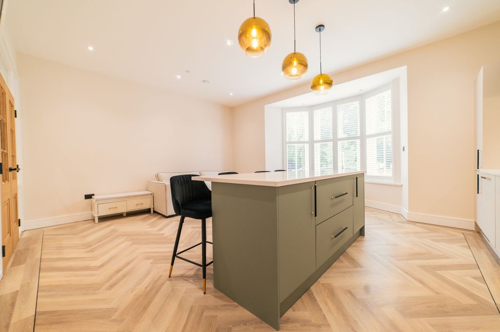 Property photo 3 of 35 7