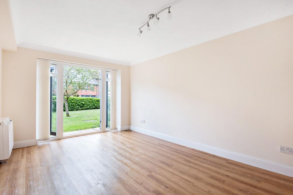 Property photo 2 of 10 Living Room