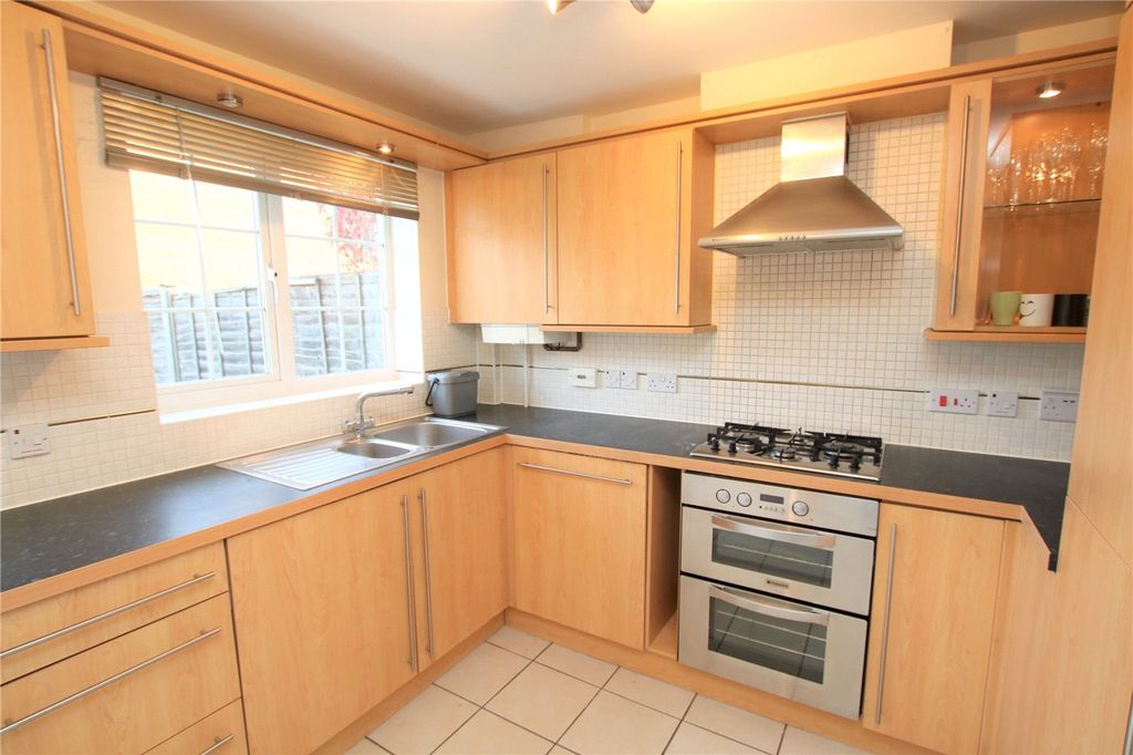 Property photo 2 of 12 Picture No. 17