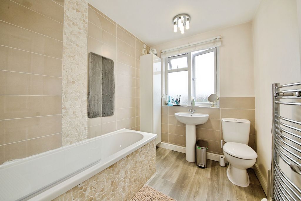 Property photo 3 of 16 Pbox-Img.Jpg