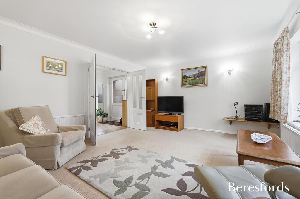 Property photo 3 of 28 Picture No. 11