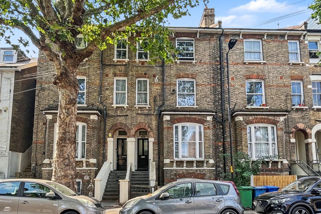 Property photo 1 of 22 60A Asylum Road, London Se15 2Lw