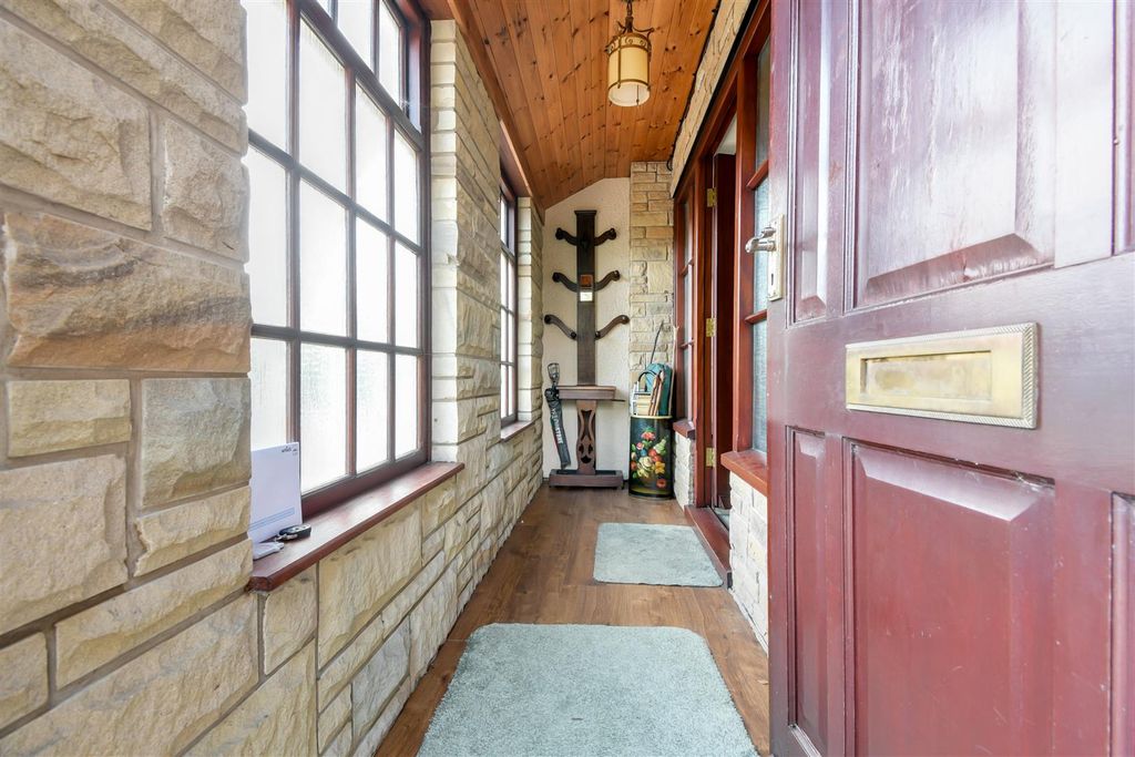 Property photo 3 of 39 Entrance Porch