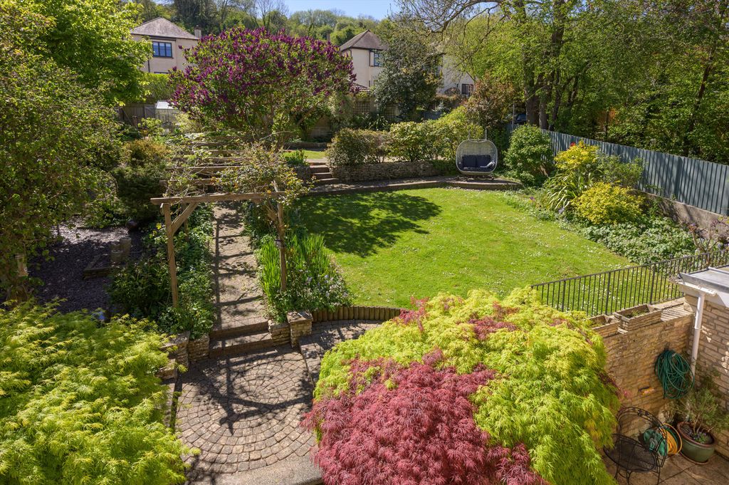 Property photo 2 of 28 Image