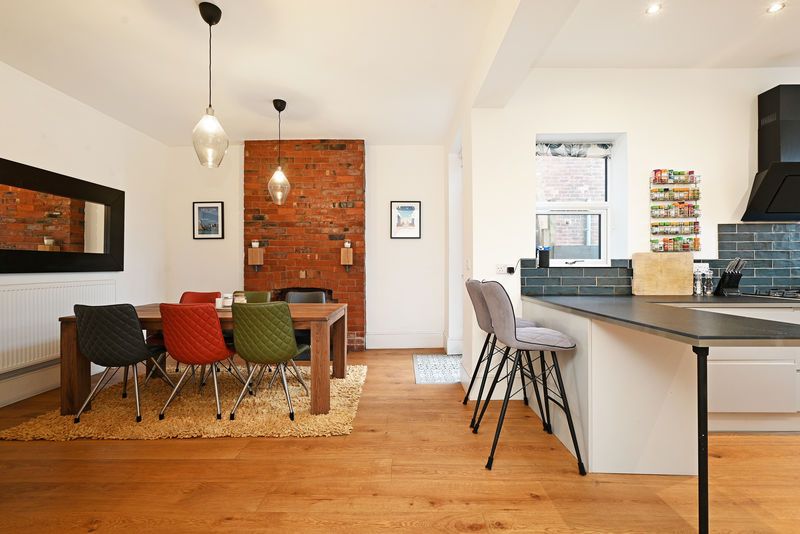 Property photo 1 of 31 Dining Kitchen