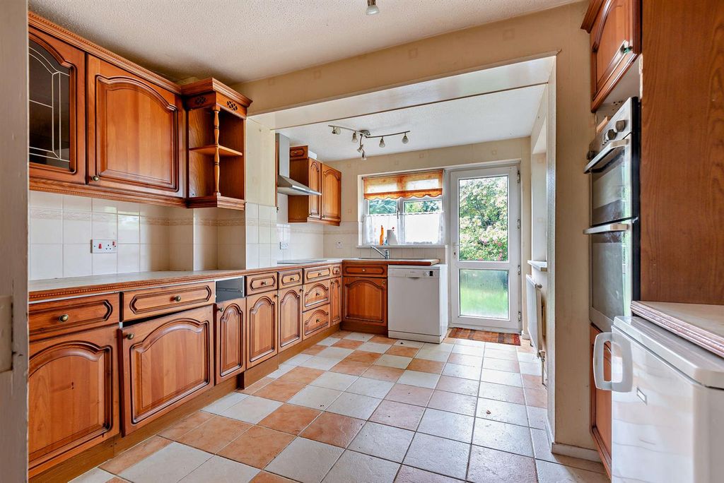 Property photo 2 of 15 8644201-Interior01-800.Jpg