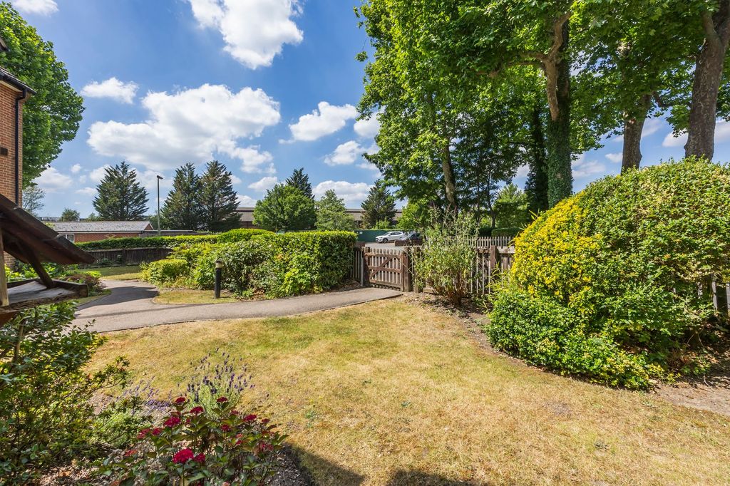 Property photo 2 of 21