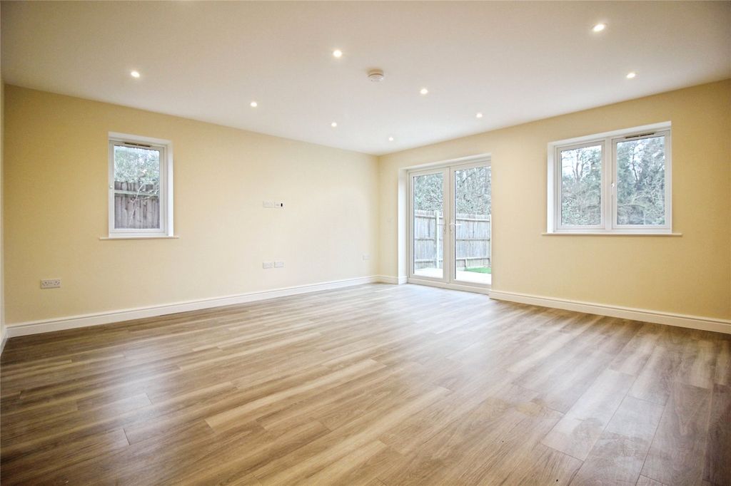 Property photo 2 of 11 Picture No. 04