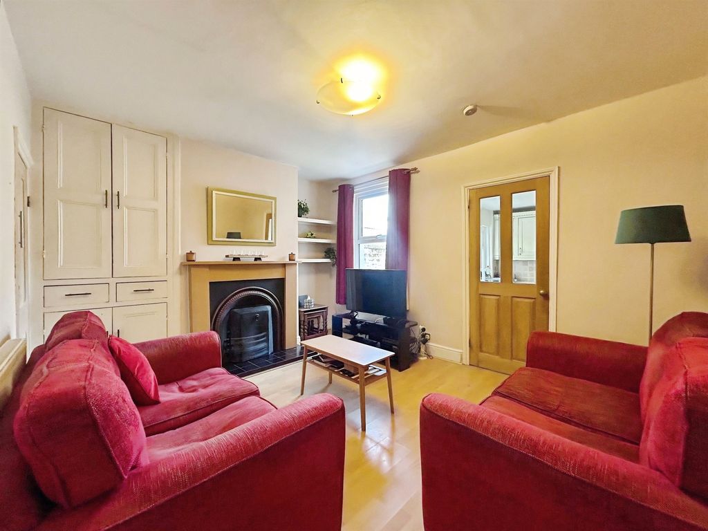 Property photo 3 of 11