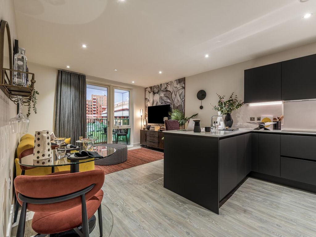 Property photo 1 of 7 The Empire, Apartment 889