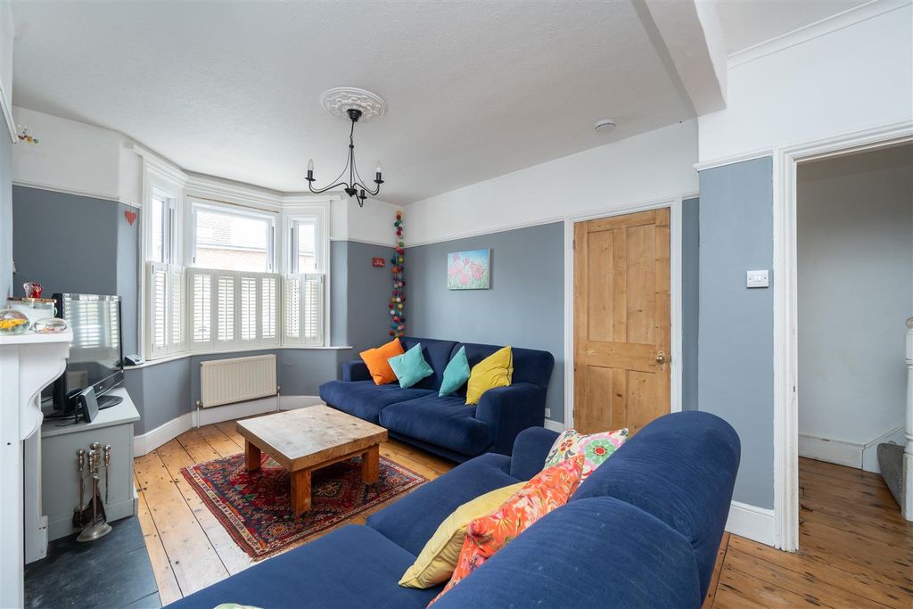 Property photo 3 of 22 Living Room