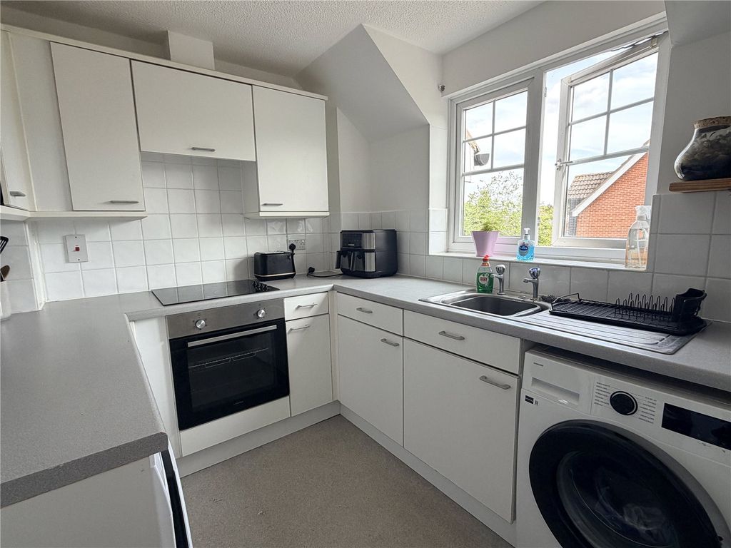 Property photo 2 of 7 Picture No. 11