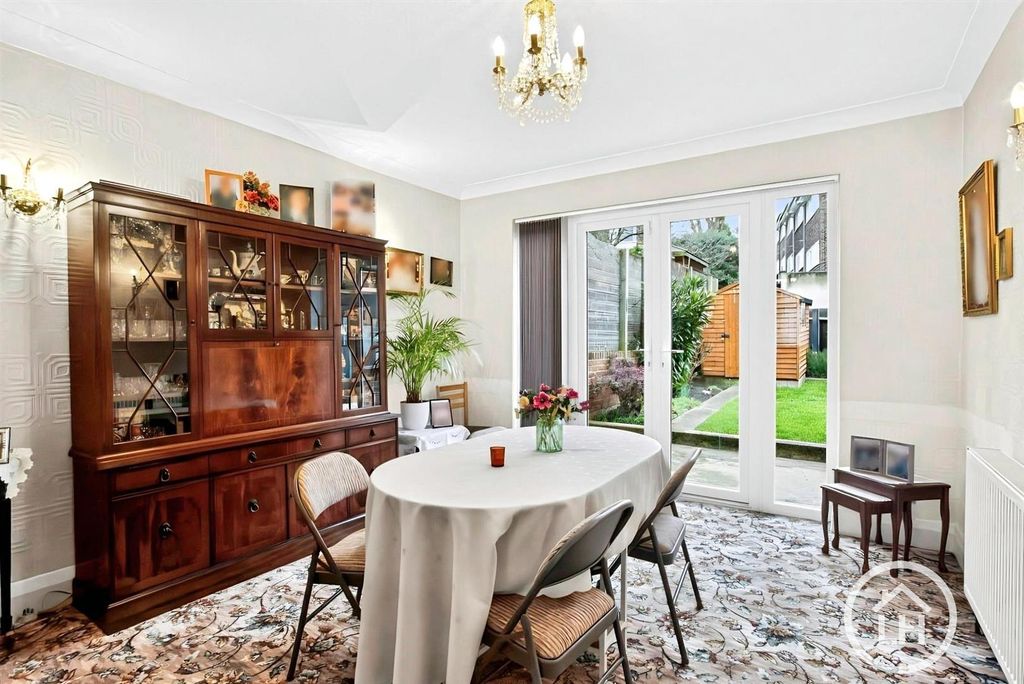 Property photo 3 of 25 Dining Room
