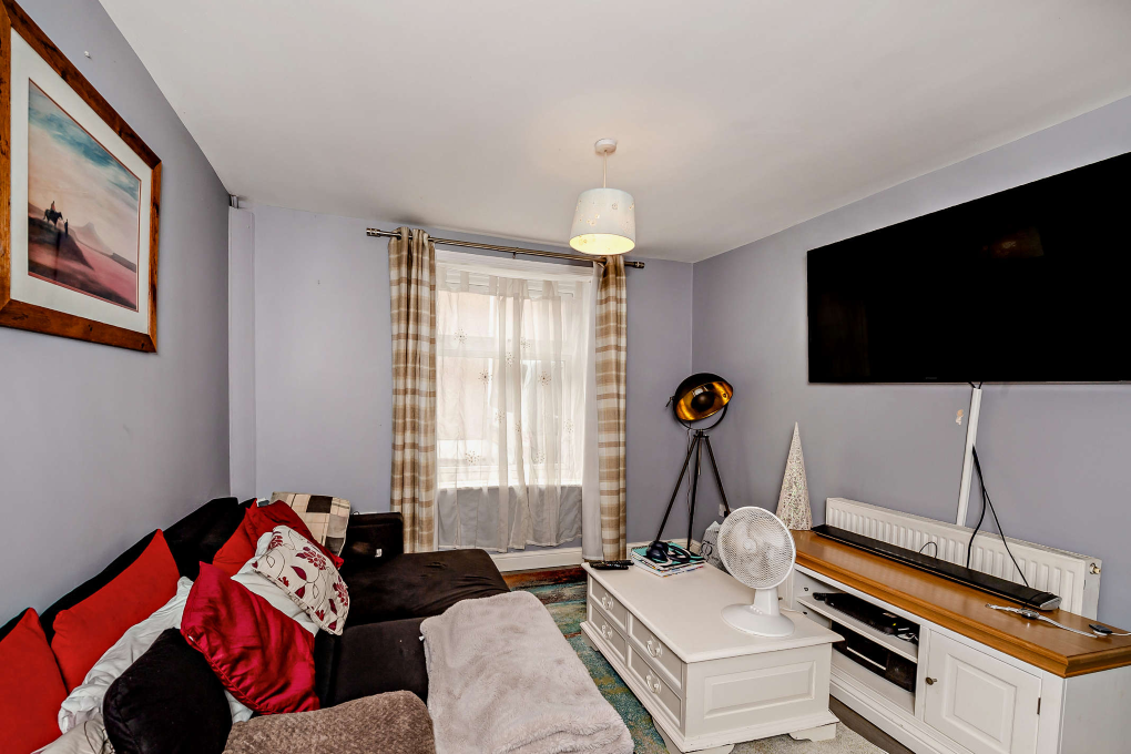 Property photo 2 of 9