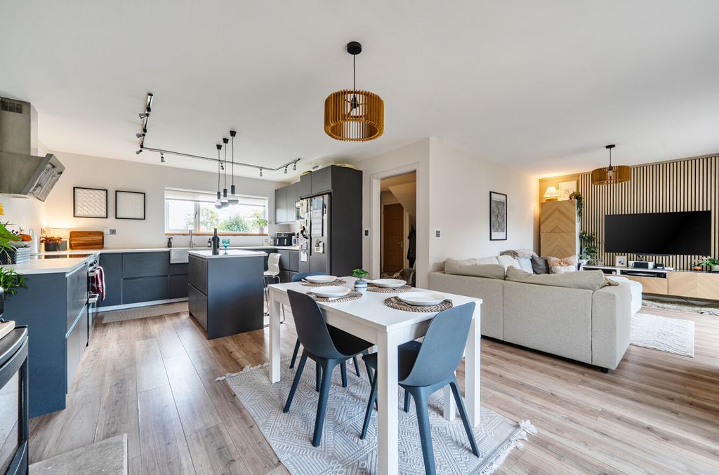 Property photo 3 of 20 152792514