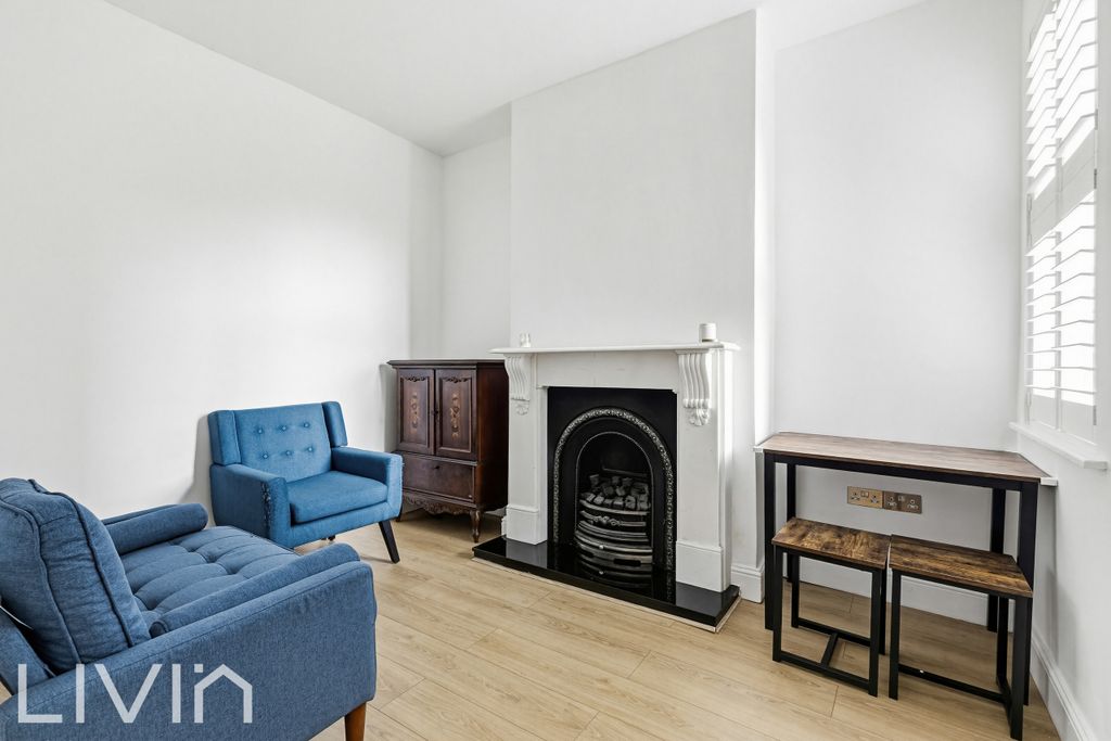 Property photo 3 of 12 Photo 2