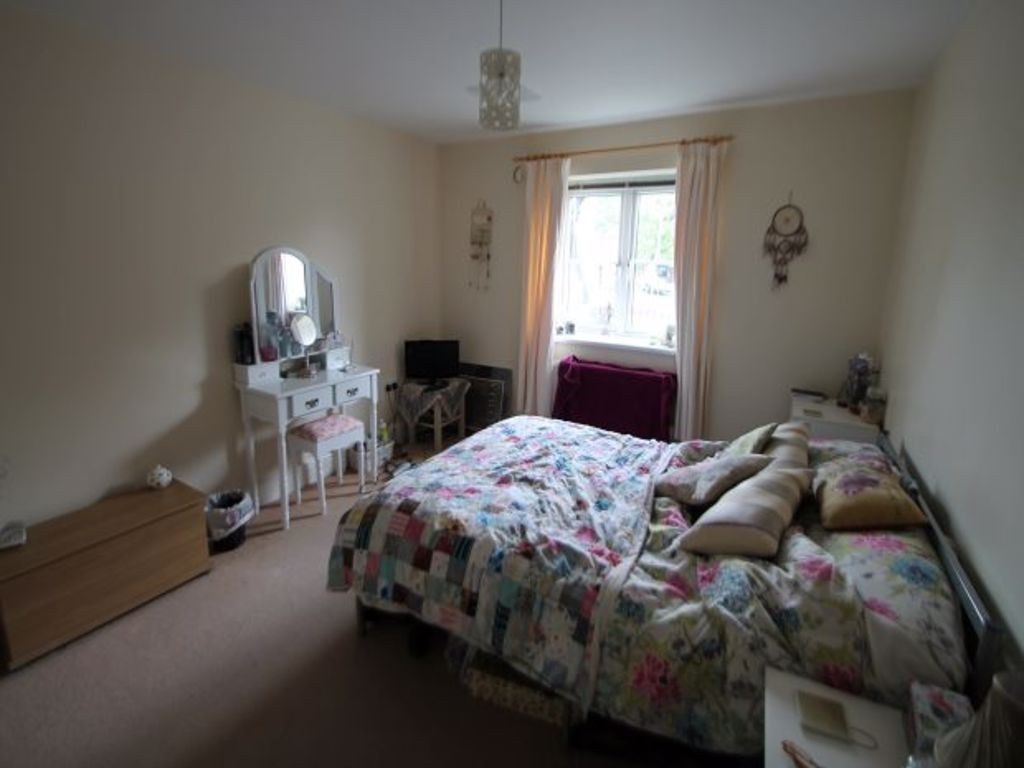 Property photo 2 of 28 A Spacious And Cozy Master Bedroom Filled With Nat...