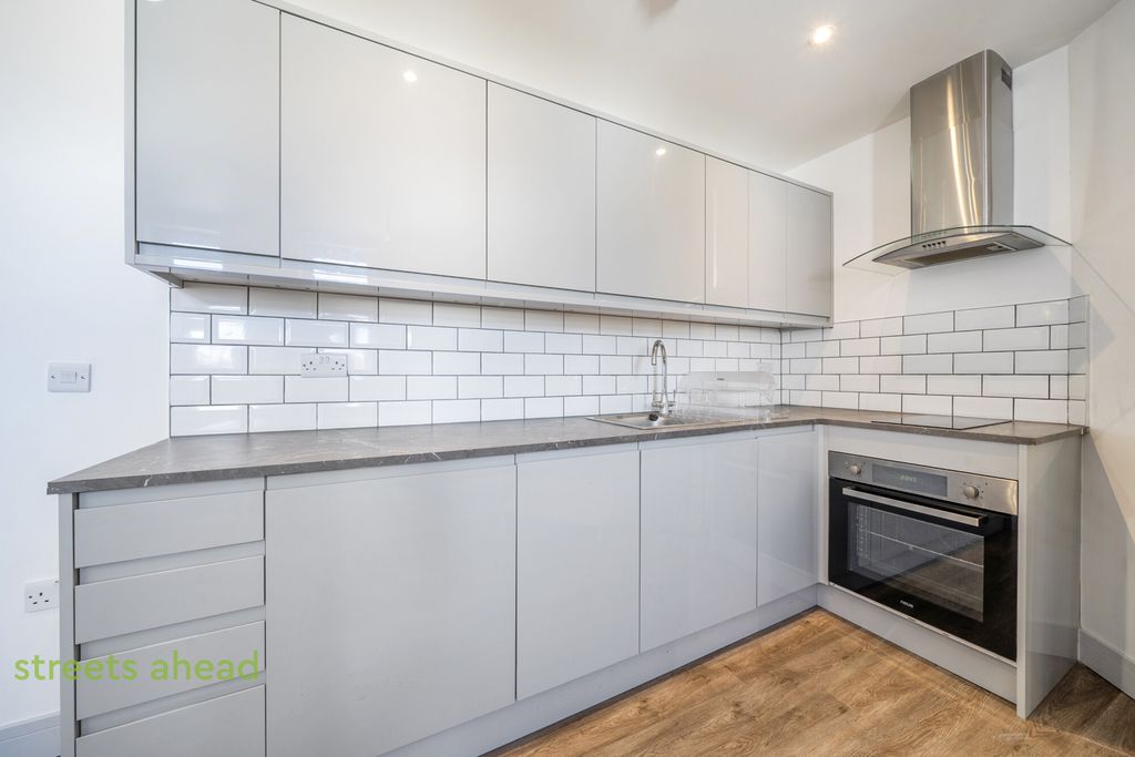 Property photo 2 of 11 6Fa50A55-Ff5c-430...