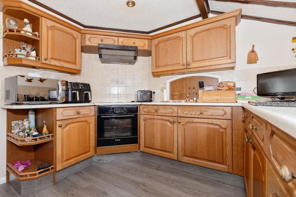 Property photo 2 of 17 The Fairway_9~2 (002).Jpg