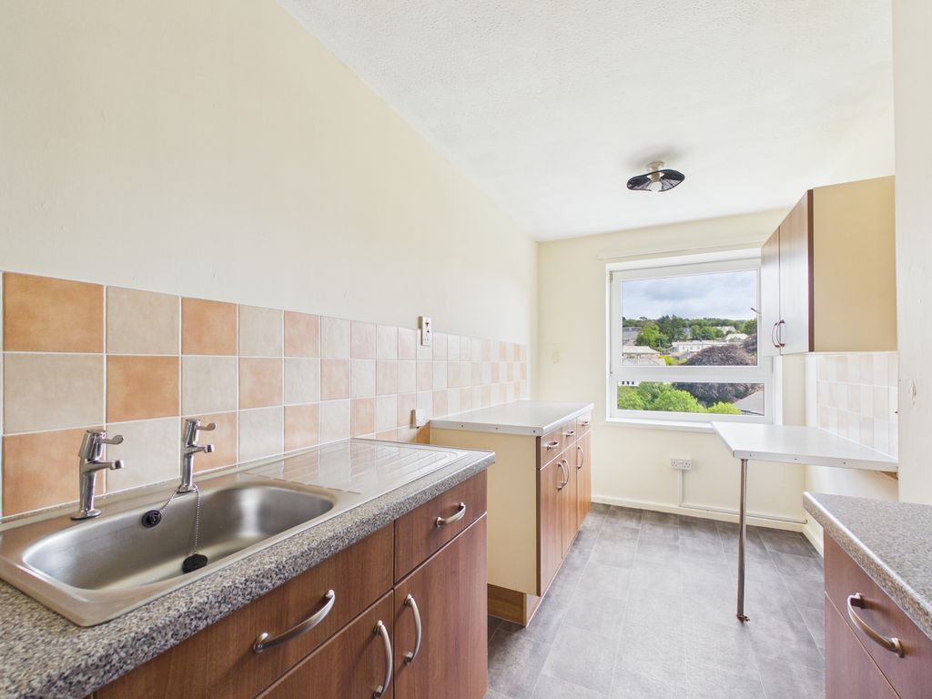 Property photo 2 of 8 Kitchen