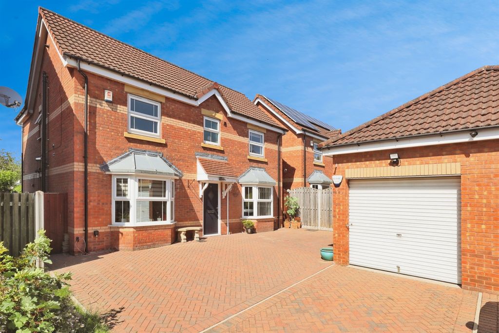 Property photo 1 of 18