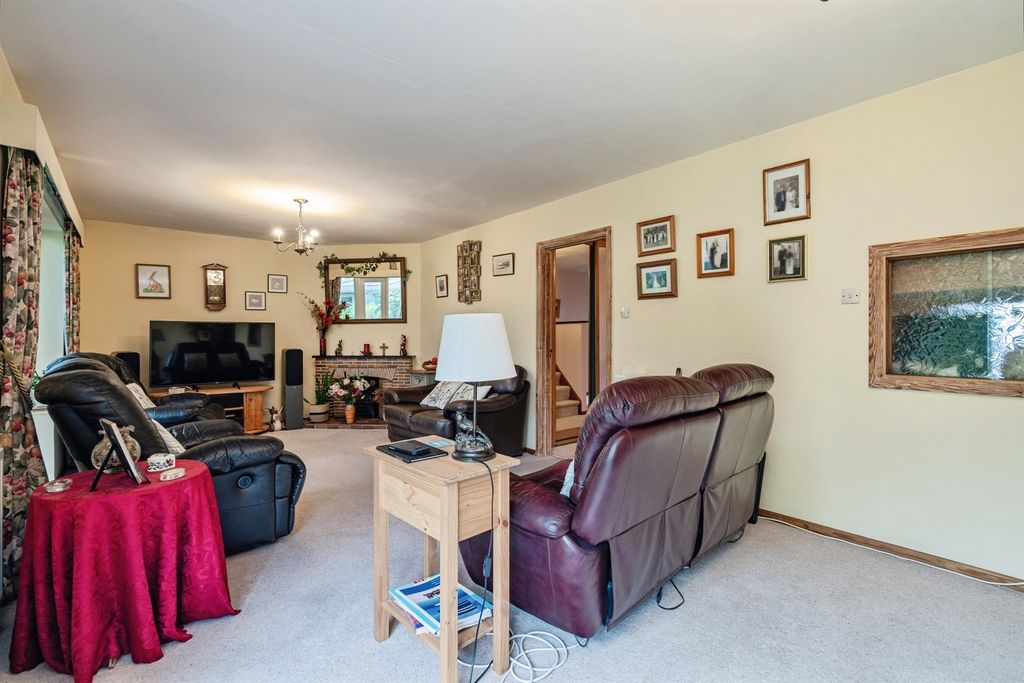 Property photo 3 of 17