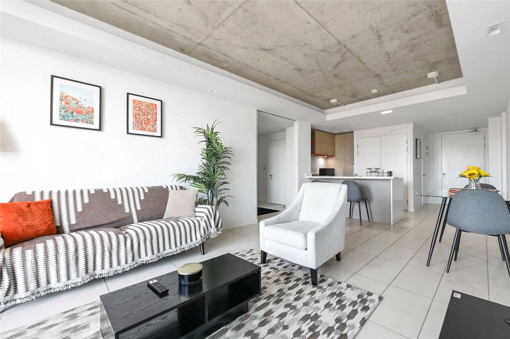 Property photo 2 of 15 Picture No. 17