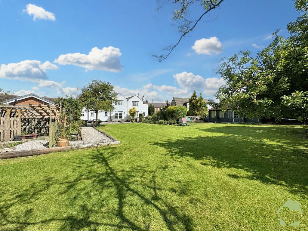 Property photo 3 of 52