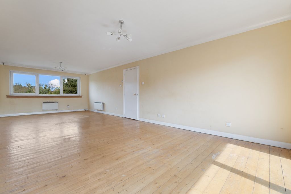 Property photo 2 of 34