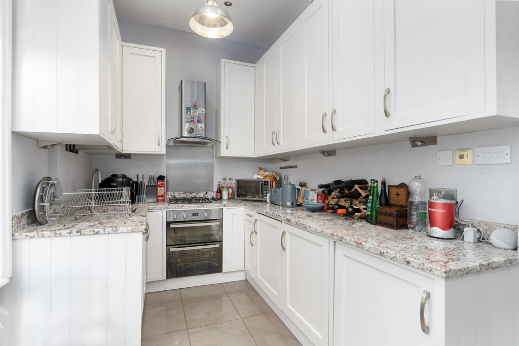 Property photo 3 of 12 Picture No. 32