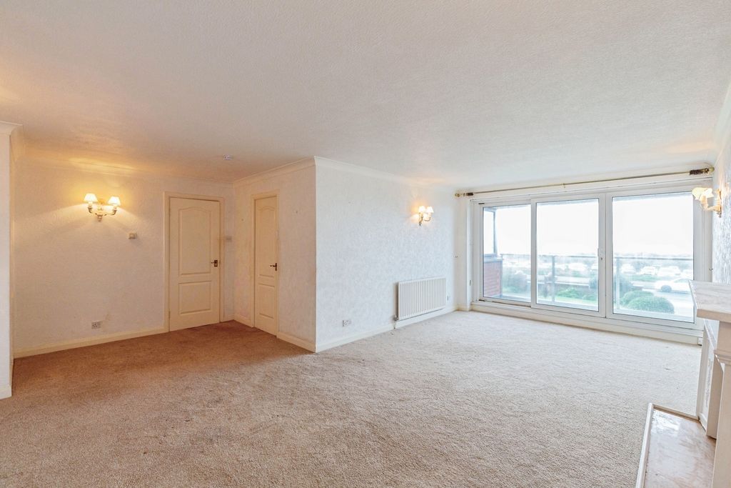 Property photo 2 of 17 Photo