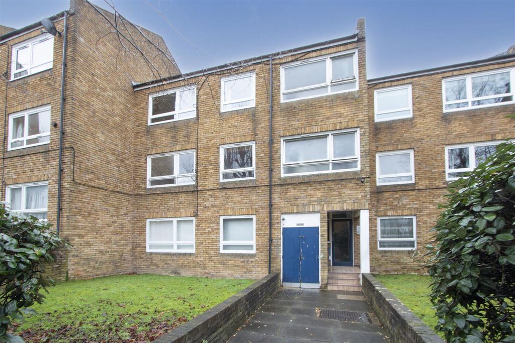 Property photo 1 of 6
