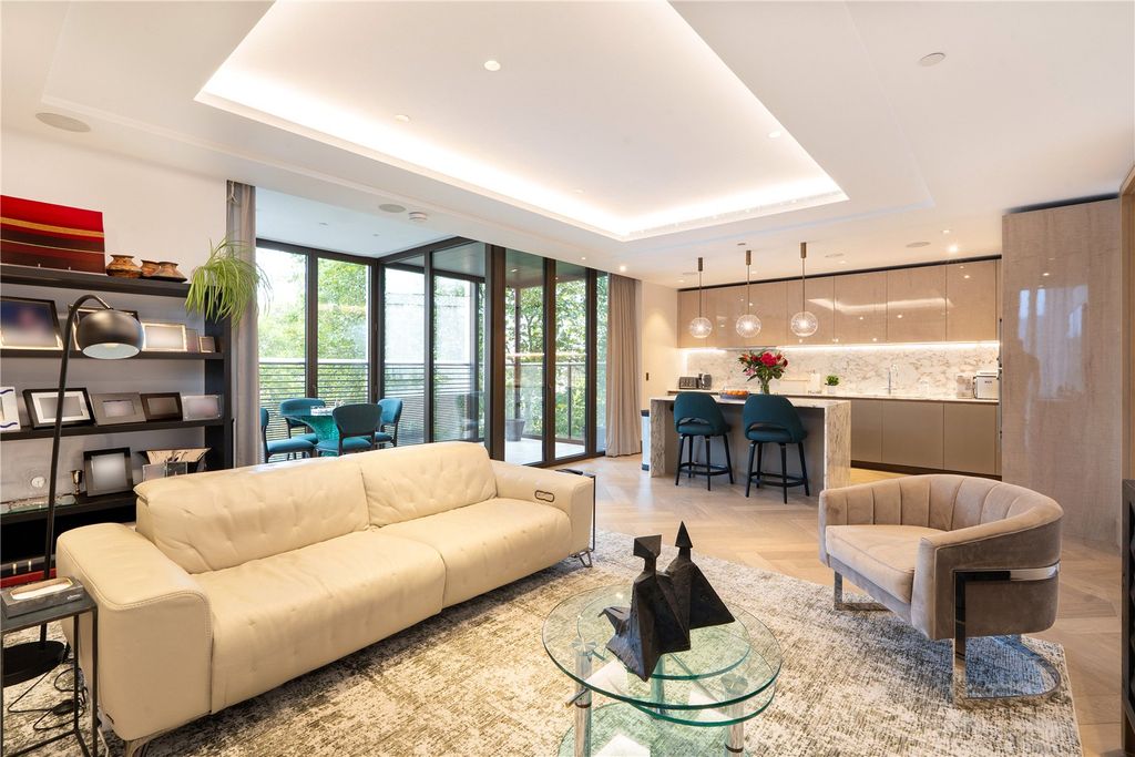 Property photo 2 of 17 Picture No. 21