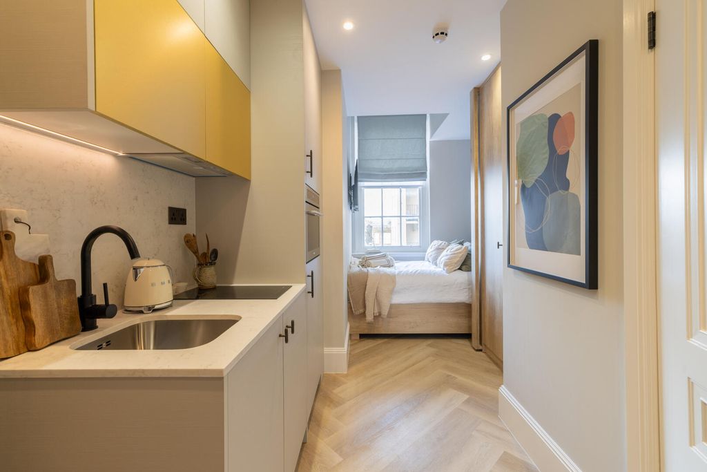 Property photo 1 of 4 Kitchen