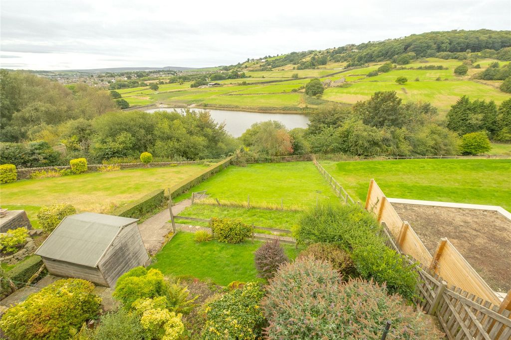 Property photo 2 of 30 No.39 - Lounge View