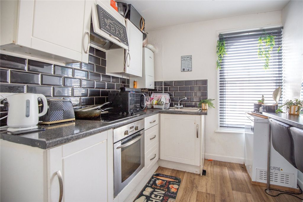 Property photo 3 of 11 Picture No. 02