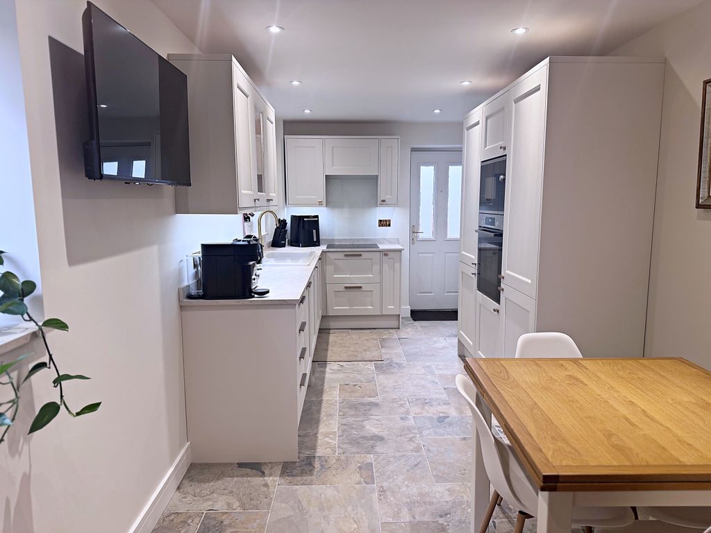 Property photo 3 of 14 Quarry 12