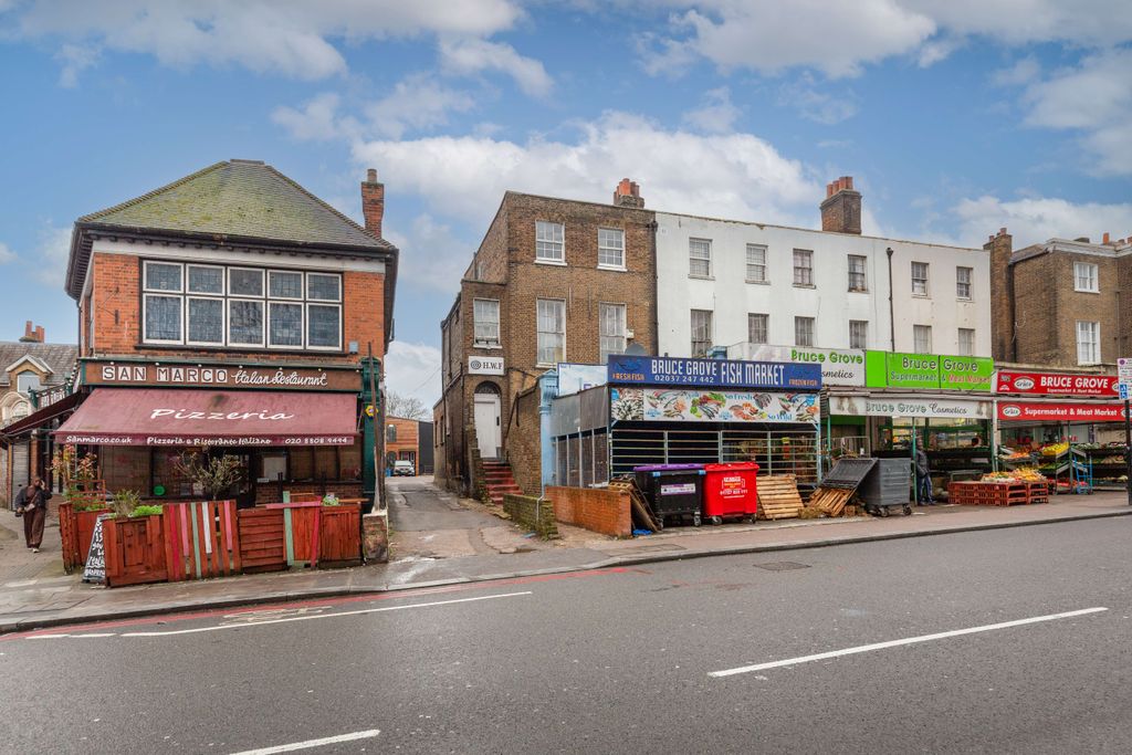 Property photo 2 of 13 1 Bruce Grove, Tottenham, London, N17 6Ra