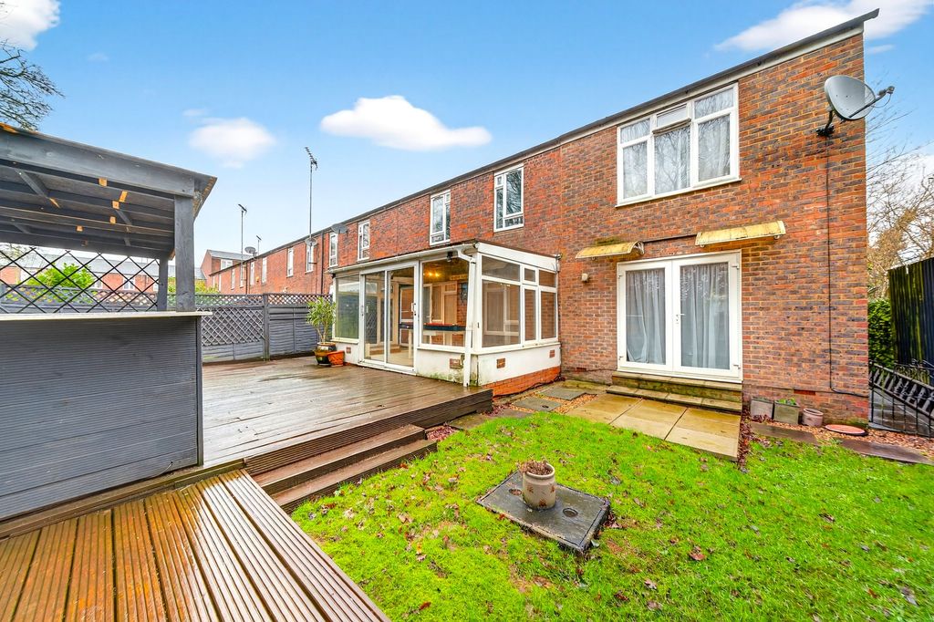 Property photo 3 of 22 Garden