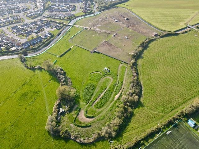 Property photo 2 of 20